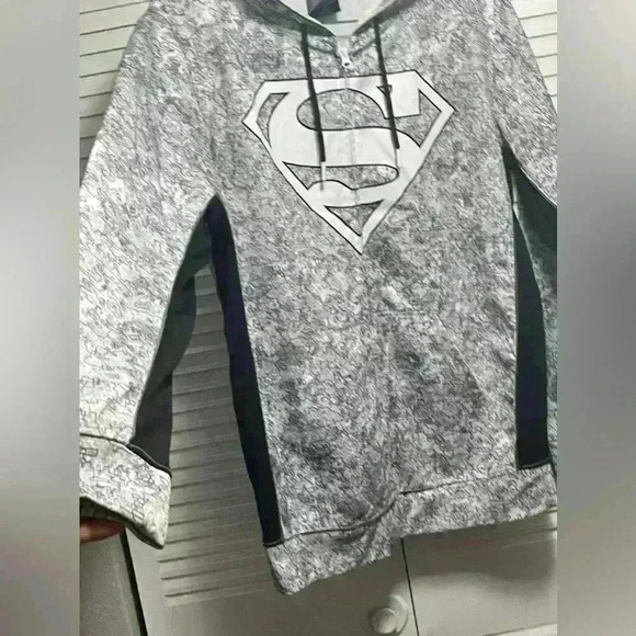 Superman Hoodie Sweater Gray and Black Size M - Picture 2 of 6